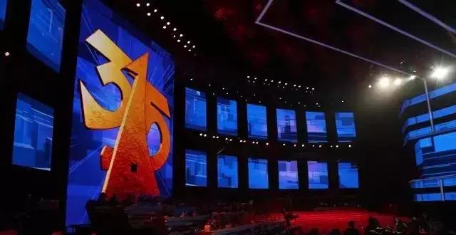 六个核桃股价腰斩事件,六个核桃股市新闻