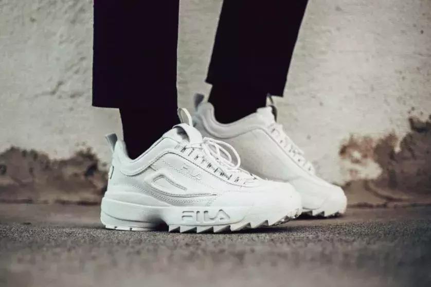 老爹鞋推荐脏色,老爹鞋排名第一的哪几款