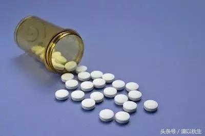 一支牙膏这样抹脸3天斑点消失,用什么牙膏可以去除脸上的斑点