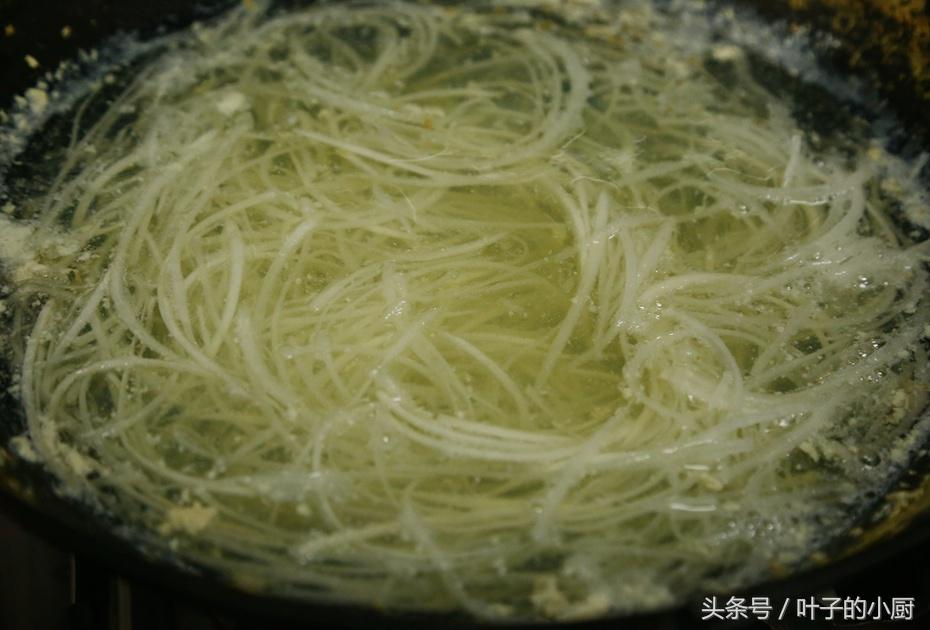 肚子疼、肚子胀,食疗偏方:巧做白萝卜,几块钱就搞定!