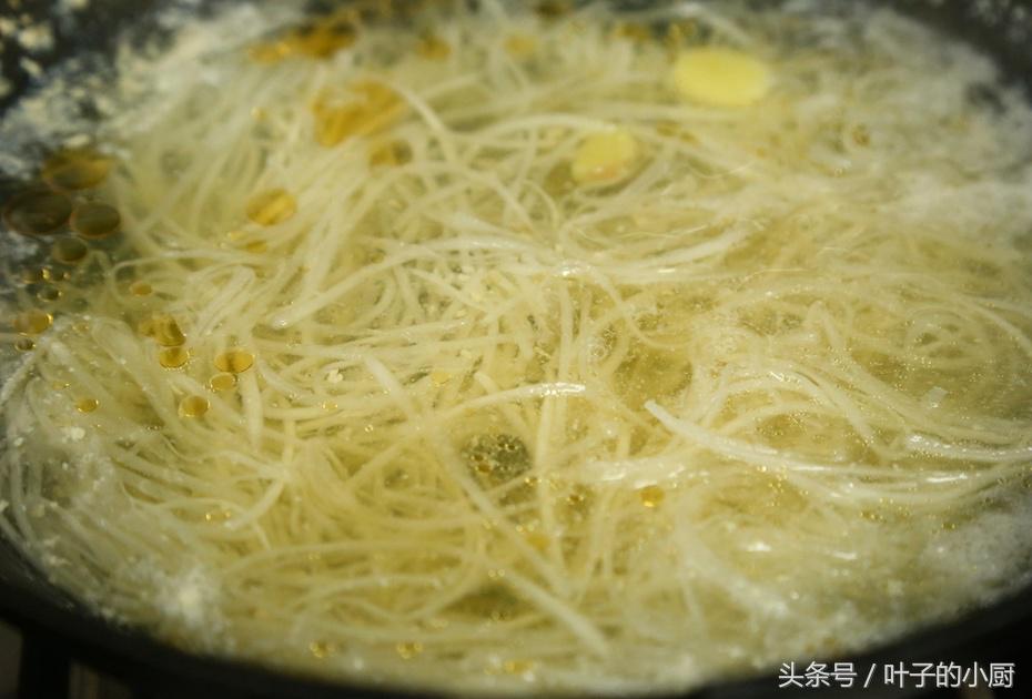 肚子疼、肚子胀,食疗偏方:巧做白萝卜,几块钱就搞定!