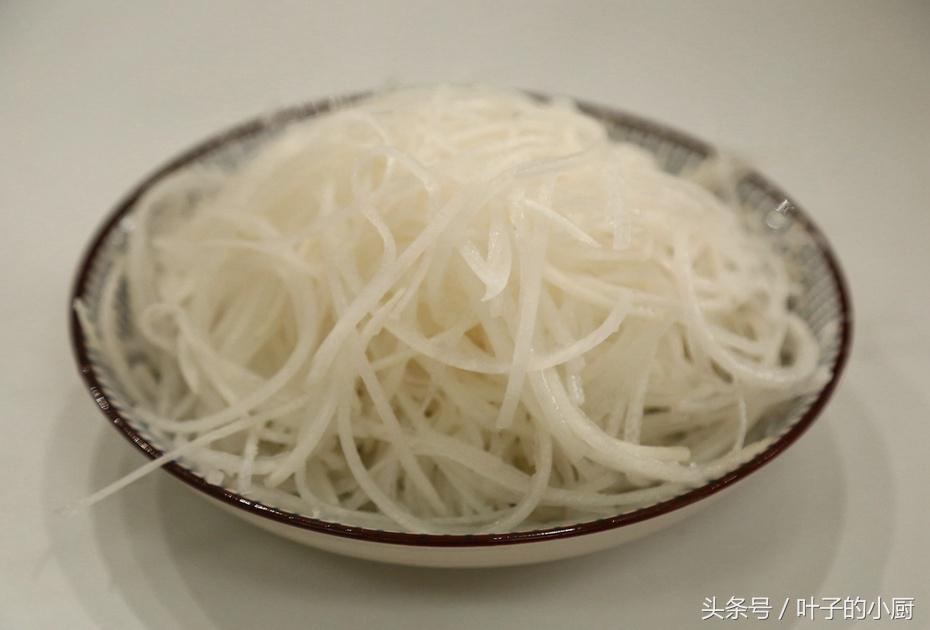 肚子疼、肚子胀,食疗偏方:巧做白萝卜,几块钱就搞定!