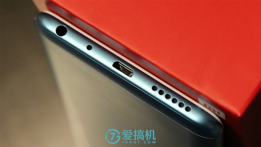 钦定国产最强千元神机!红米Note5首发上手体验:完全OK!