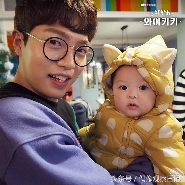 没台词却超抢眼，明星抢着跟她合照！超萌婴儿演员萌翻众人！