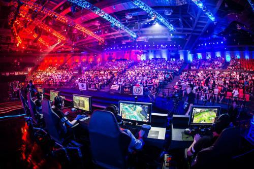 在斗鱼今夜我们都是LOLer纪念LPL五周年怀念那些开黑的日子