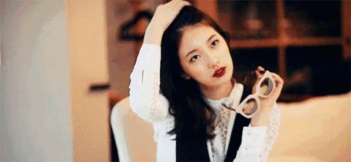 今年春天衬衫最新穿法,不时髦都不行,太有气质了