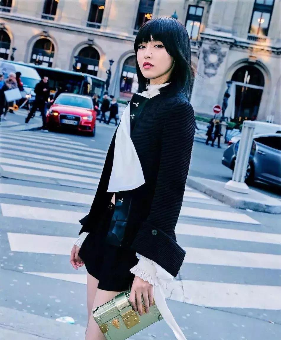 今年春天衬衫最新穿法,不时髦都不行,太有气质了