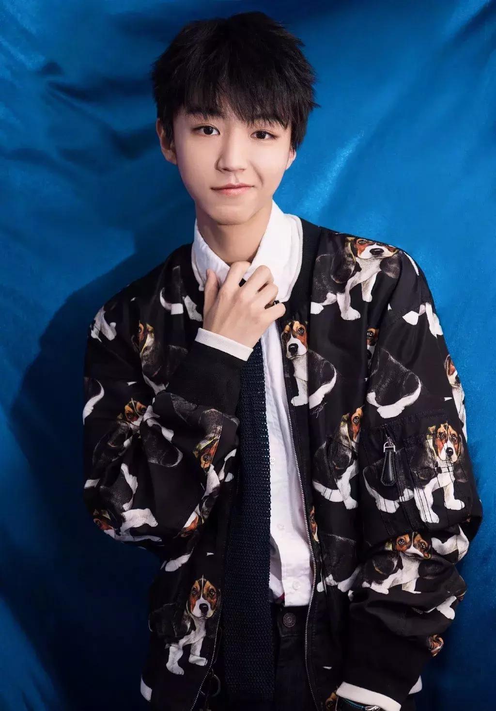 今年春天衬衫最新穿法,不时髦都不行,太有气质了