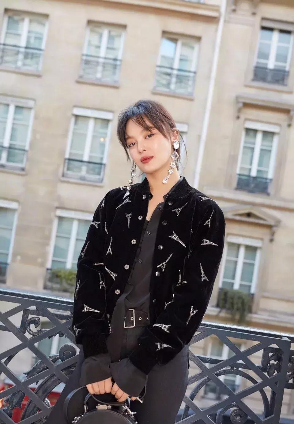 今年春天衬衫最新穿法,不时髦都不行,太有气质了