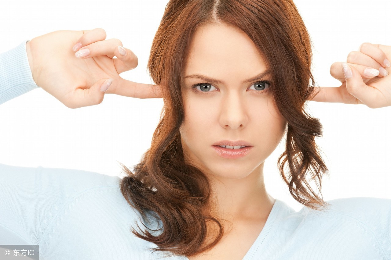 如何不卡粉不浮粉不脱妆,化妆总是脱妆浮粉怎么办