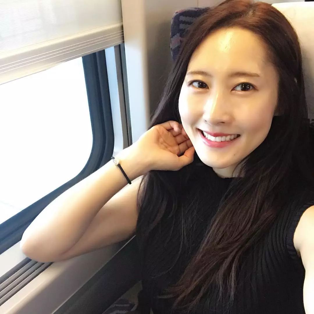 露腰马甲线真正的魔鬼身材,打造细腰翘臀马甲线