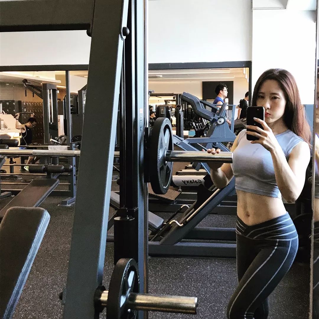 露腰马甲线真正的魔鬼身材,打造细腰翘臀马甲线