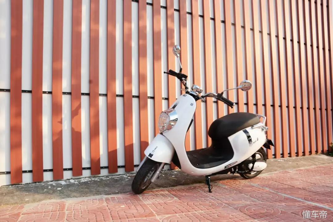 运动炫酷款电动车,三雅电动车