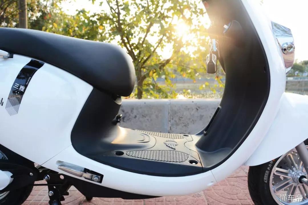 运动炫酷款电动车,三雅电动车