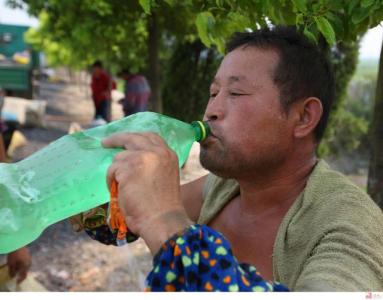 因为贫穷说过最违心的话,因为贫穷带来自卑知乎