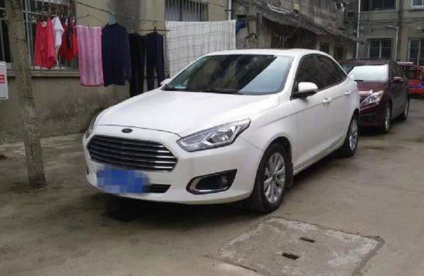 17款福睿斯自动时尚试驾视频,福特福睿斯2万到3万的二手车