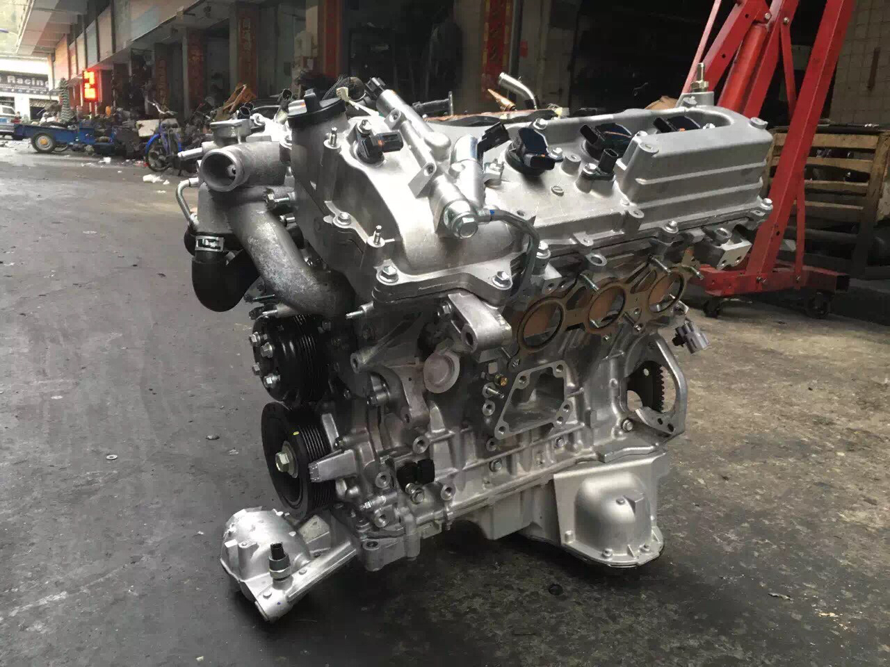 二手拆车件丰田3.0皇冠发动机,09丰田皇冠2.5v6发动机号