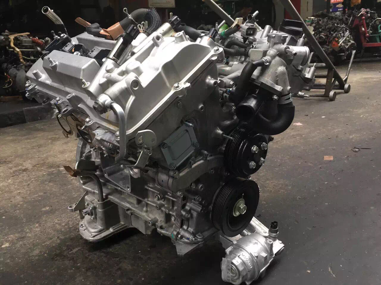 二手拆车件丰田3.0皇冠发动机,09丰田皇冠2.5v6发动机号