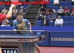 直板反手推挡球技术的动作要点,乒乓球直板推挡好的选手如何应对