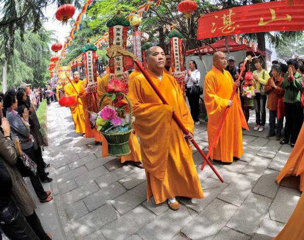 青岛的民俗文化视频,青岛市区方言历史