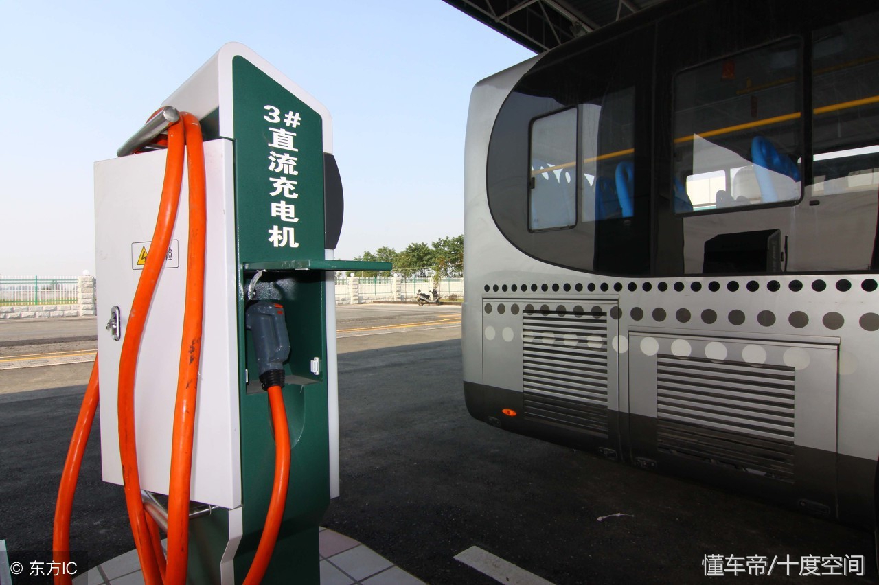 新能源车载充电机和充电桩哪个好,新能源汽车快充充电桩是通用的吗