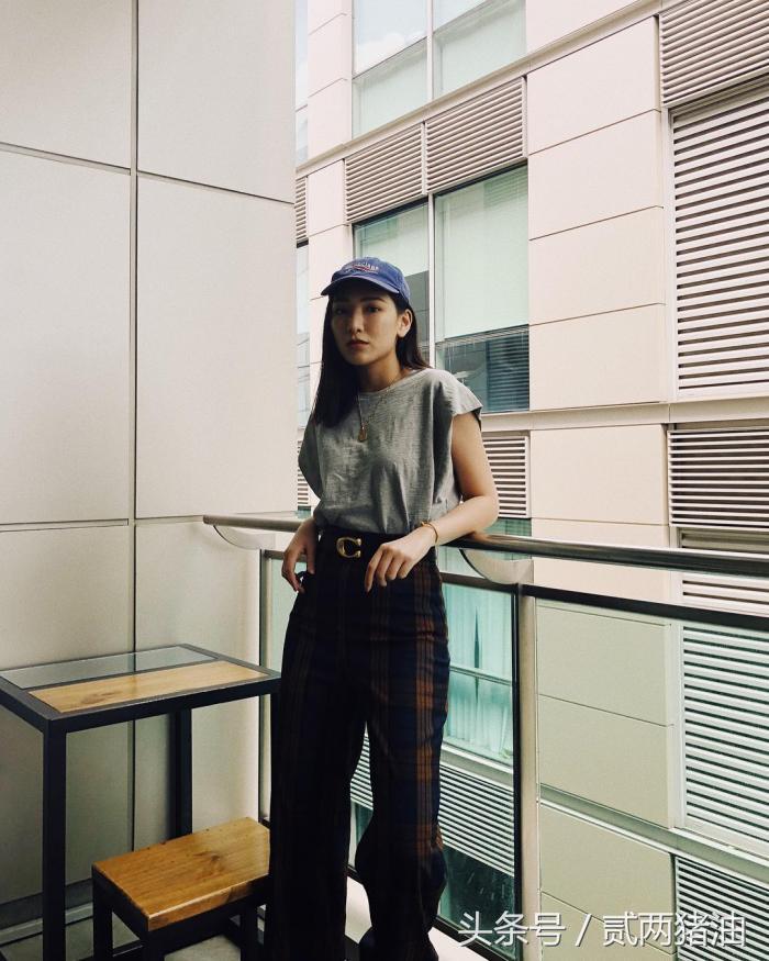 别再一成不变的穿你的Tee了,来些不一样的吧~