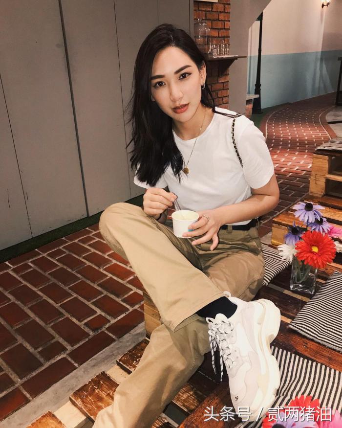 别再一成不变的穿你的Tee了,来些不一样的吧~