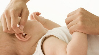 3个月的小孩耳朵的泥怎么清理,怎么清理耳朵外面的脏东西