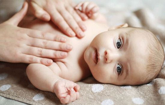 4天不拉臭,宝宝爱攒肚怎么办?妈妈试试这几招