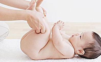 4天不拉臭,宝宝爱攒肚怎么办?妈妈试试这几招