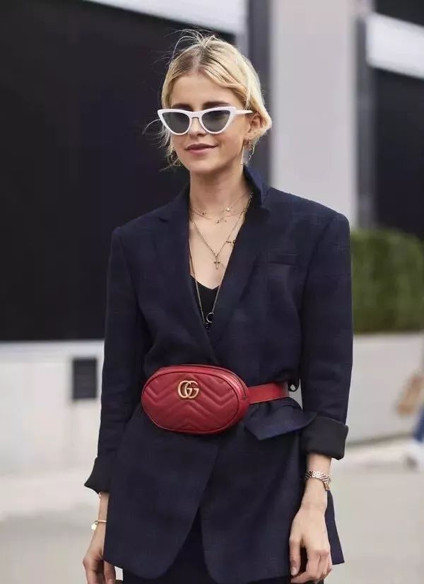 奢侈品牌包包街拍照片大全,包包推荐小众高级感街拍