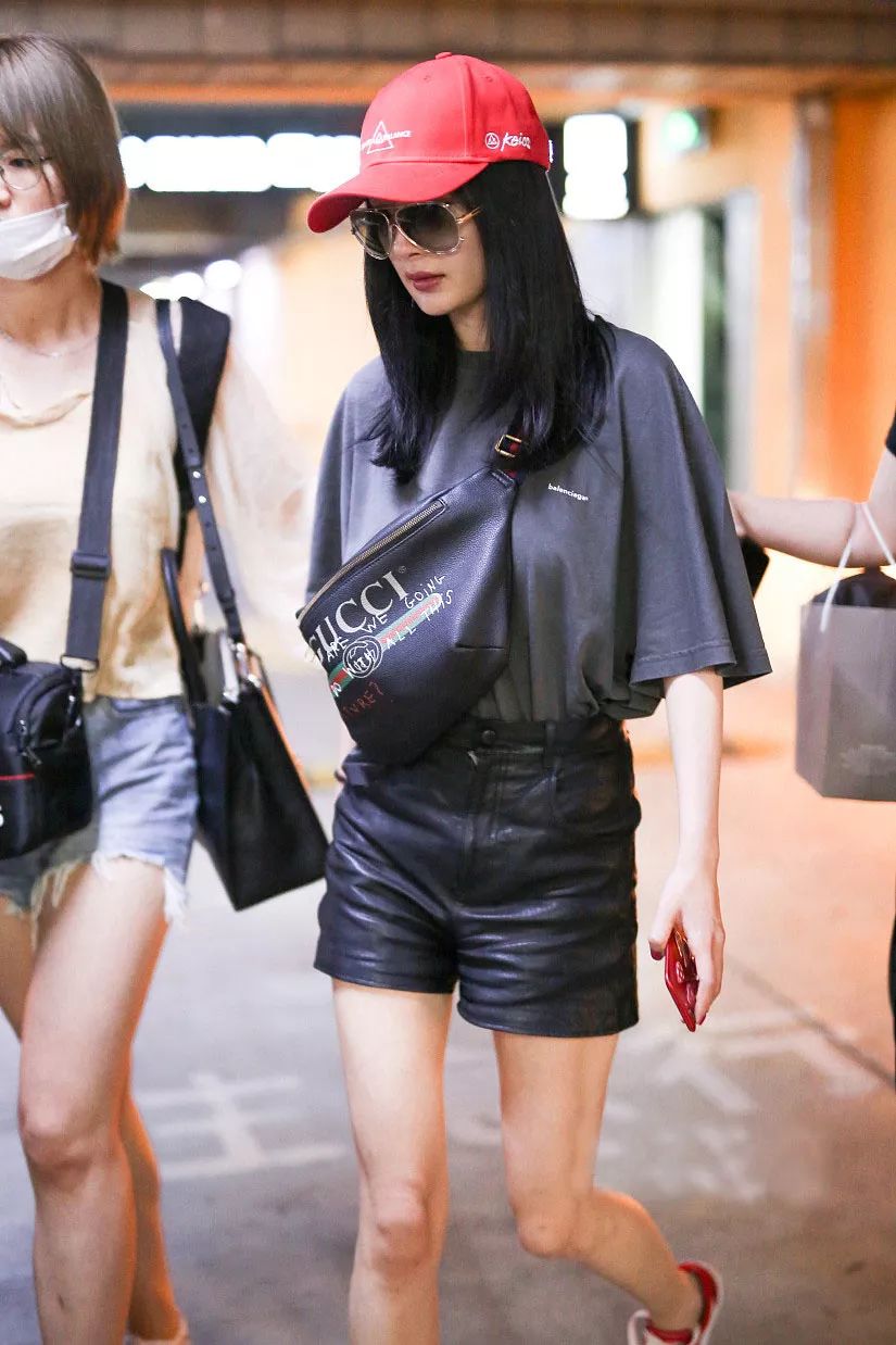 奢侈品牌包包街拍照片大全,包包推荐小众高级感街拍