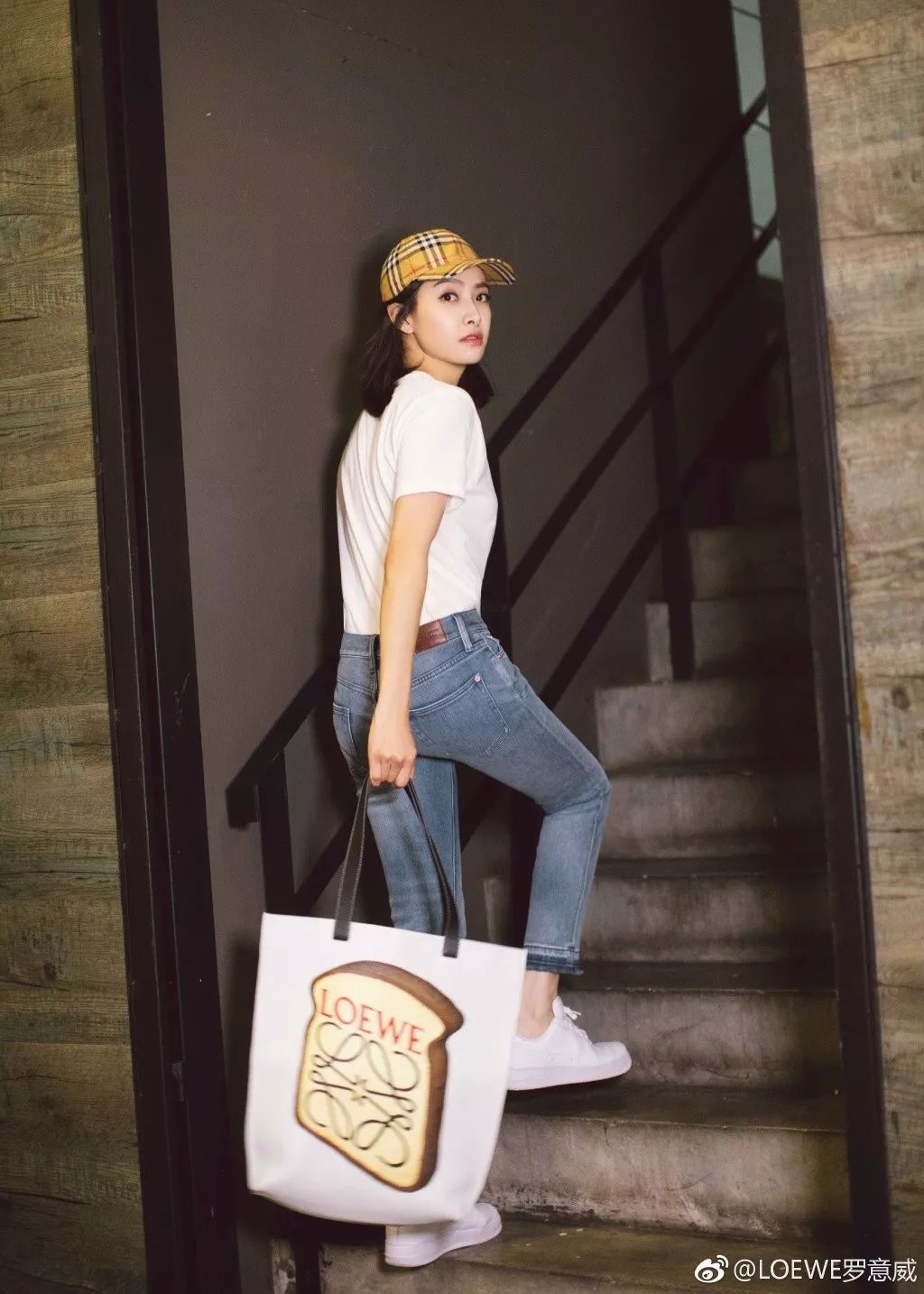 奢侈品牌包包街拍照片大全,包包推荐小众高级感街拍