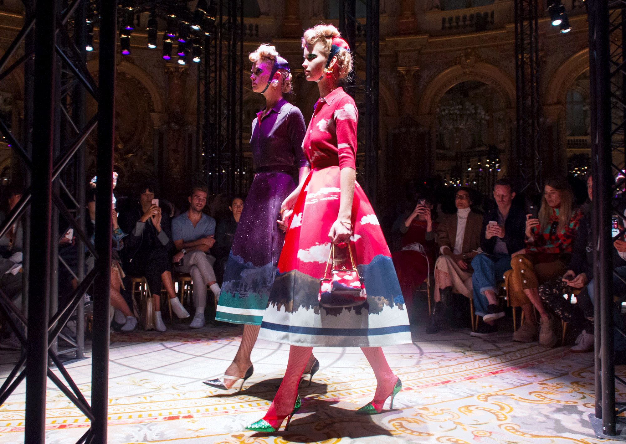 奢侈品牌包包街拍照片大全,包包推荐小众高级感街拍