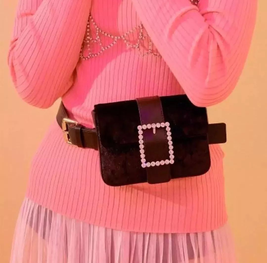 奢侈品牌包包街拍照片大全,包包推荐小众高级感街拍