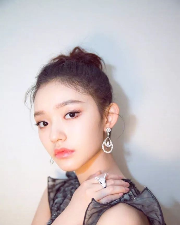 韩国林允妆容教学,裴秀智眼妆画法