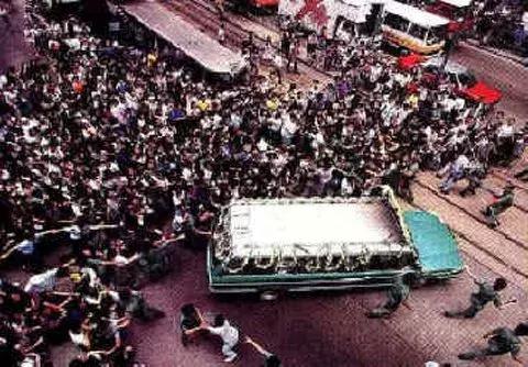 黄家驹不羁的风,放荡不羁爱自由是黄家驹的哪首歌