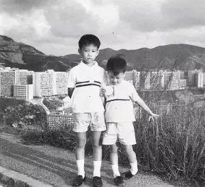 黄家驹不羁的风,放荡不羁爱自由是黄家驹的哪首歌