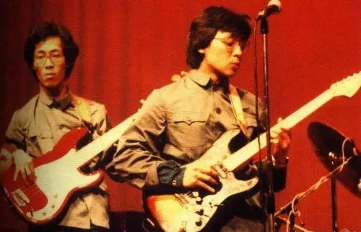 黄家驹不羁的风,放荡不羁爱自由是黄家驹的哪首歌