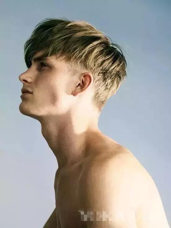 男士发际线高细软稀少适合发型,男士头发少细软适合烫什么发型