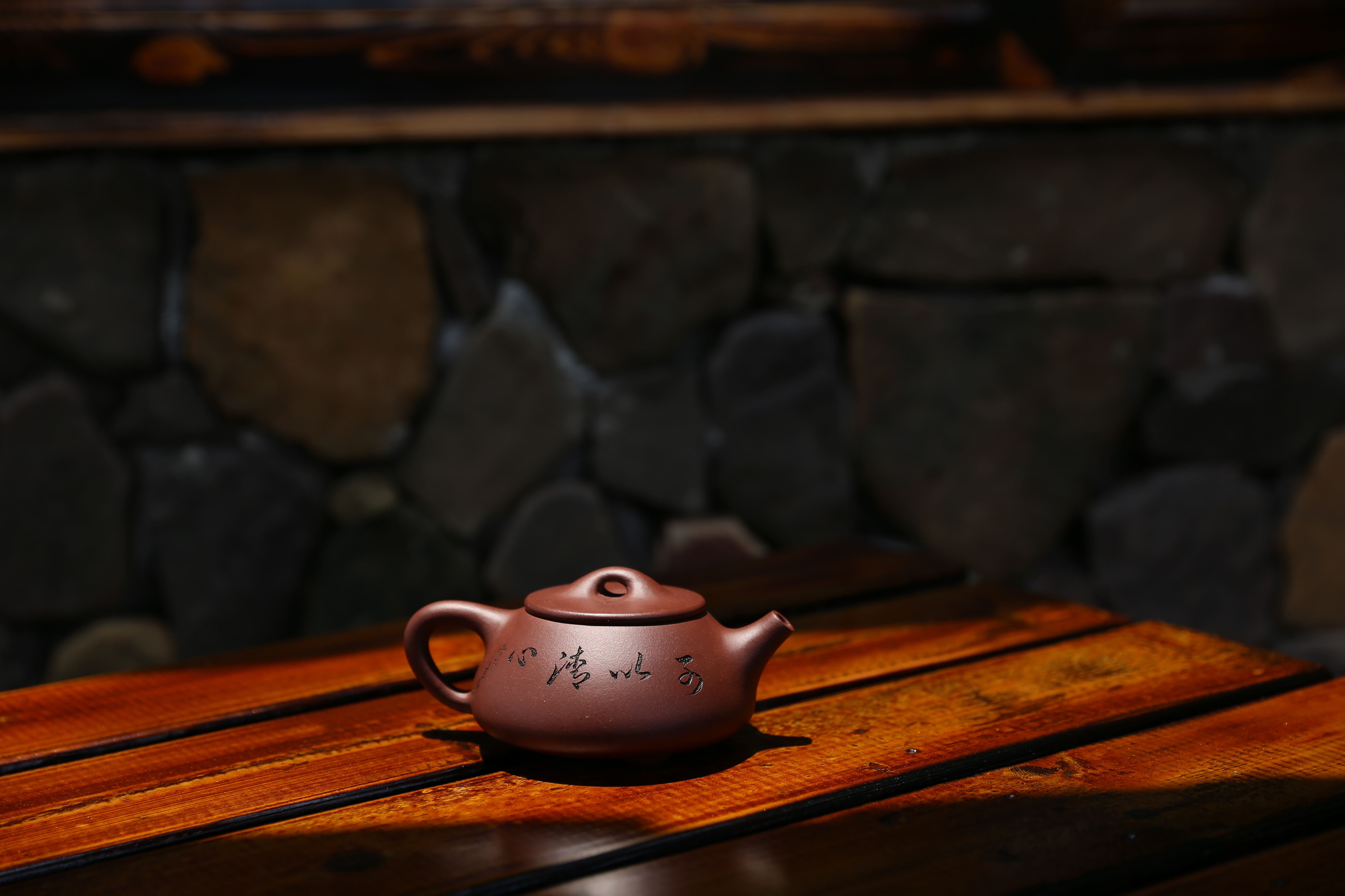 壶盖打碎了怎么补救,壶盖磕坏如何修复