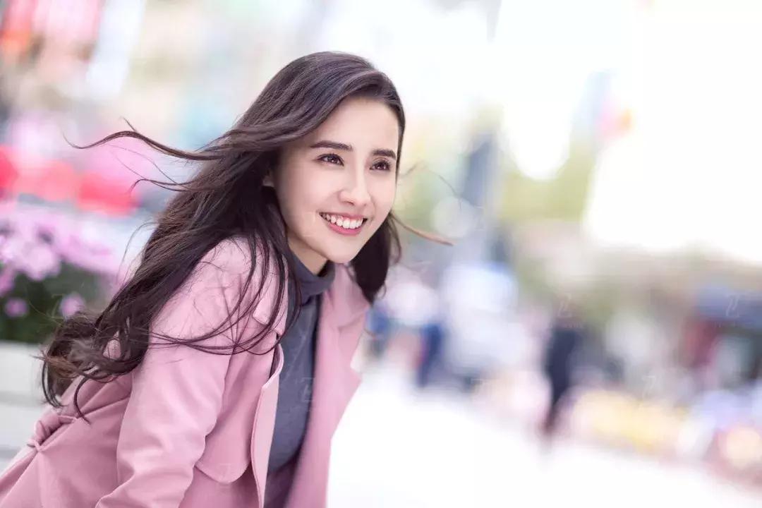 不知道拍照选什么风格的婚纱照,最新婚纱照拍摄风格街拍