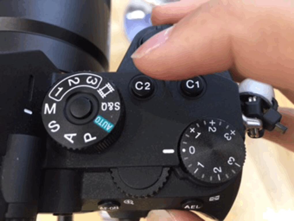 索尼a7r4和a7r3如何选择,索尼a7r和索尼a7一代高感对比