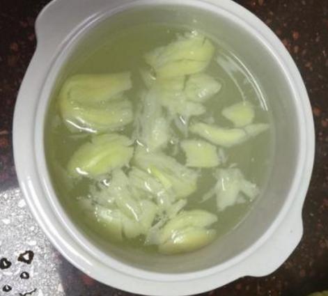 哺乳期感冒可以吃感冒冲剂吗,哺乳期感冒可以贴中药贴治感冒吗