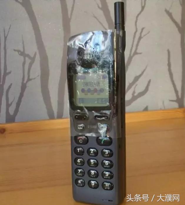 盘点一下你当年用过的手机,还记得你人生当中的第一款手机吗