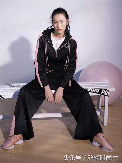 刘雯穿的最时尚的鞋,刘雯穿的小黑鞋