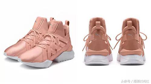 刘雯穿的最时尚的鞋,刘雯穿的小黑鞋