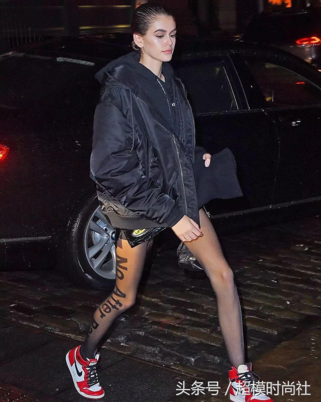 刘雯穿的最时尚的鞋,刘雯穿的小黑鞋