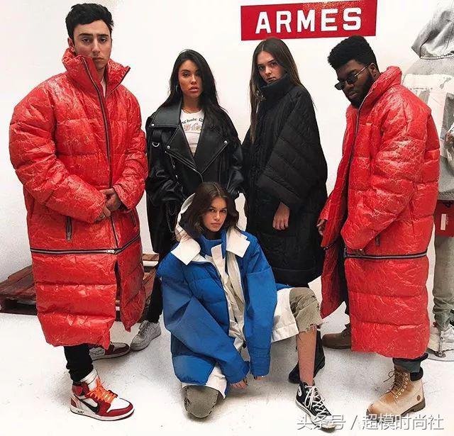 刘雯穿的最时尚的鞋,刘雯穿的小黑鞋