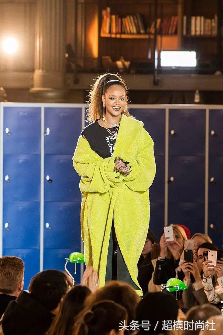 刘雯穿的最时尚的鞋,刘雯穿的小黑鞋